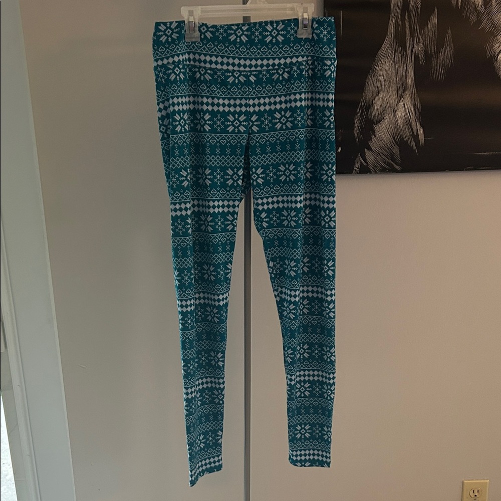 Cuddl Duds Blue and White Patterned Leggings